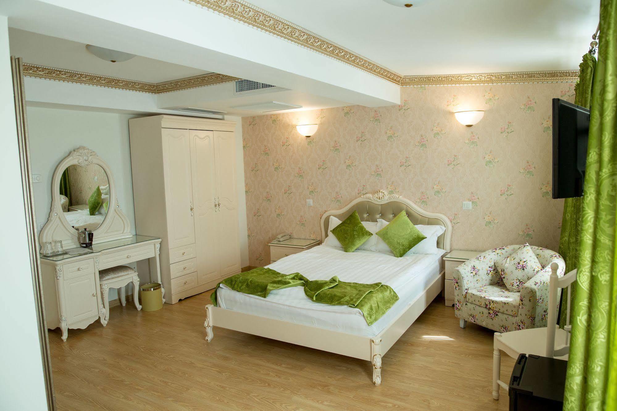 Hotel Helin Central Craiova Exterior photo
